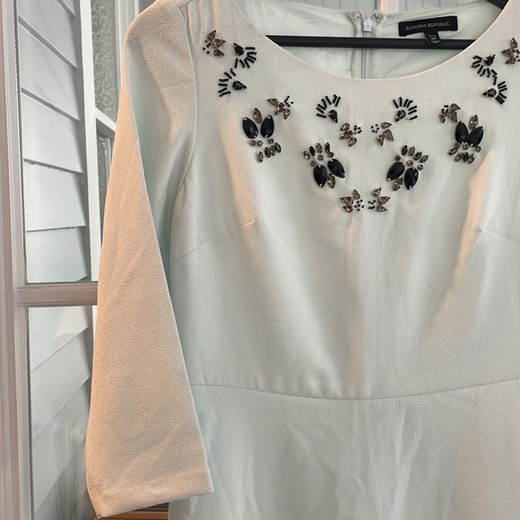 Like new Banana Republic mint/pale green a-line dress with black bead detail - Picture 4 of 6